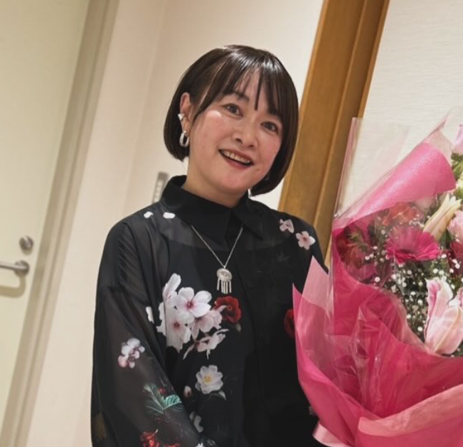 大槻真希上月28日在中國上海出席活動，演出到一半時，竟遭強制斷電並帶離舞台。   圖：翻攝自大槻真希IG