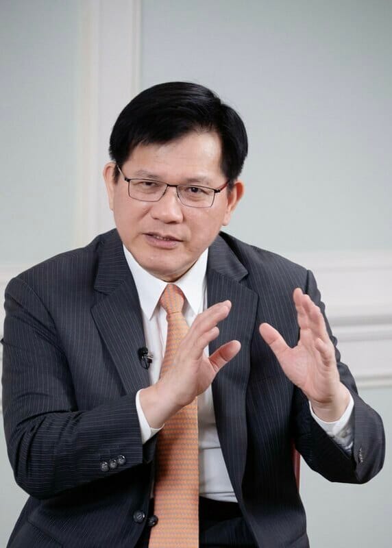 林佳龍接受國際財經媒體《彭博電視》（Bloomberg TV）專訪。   圖：外交部提供