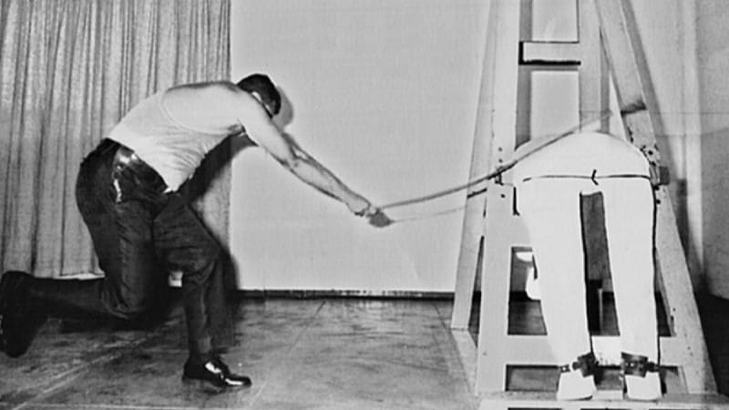 台灣有意引進鞭刑，網友分享自己在新加坡遭鞭刑的經歷。   圖：翻攝自X