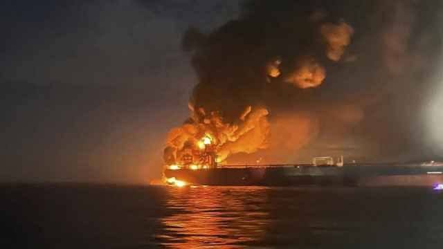  《華爾街日報》報導指出，烏克蘭已對多達 12 艘隸屬俄羅斯影子艦隊的油輪發動攻擊。 圖：翻攝自 X 