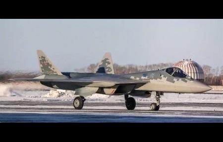 俄羅斯總統普丁今日( 4 日)抵達印度進行訪問，外界推測普丁可能透過此次機會，與印度討論第五代戰機蘇-57 的軍售計畫。圖為蘇-57 。   圖：翻攝自 騰訊網 地球村的故事