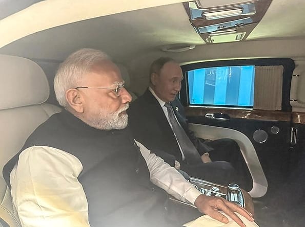  2025年上海合作組織峰會期間，印度總理莫迪乘坐俄羅斯總統普丁的專車，一同前往雙邊會晤會場。(資料照片) 圖 : 翻攝自IC Photo 