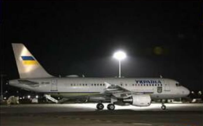 烏克蘭總統澤連斯基訪問愛爾蘭的專機遭到4架軍用無人機跟蹤。   圖 : 翻攝自Alamy Stock pile