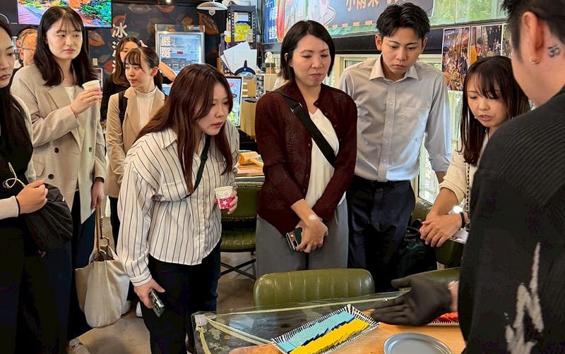 日本旅行社及長榮航空公司踩線，參訪在地優惠店家。   圖：屏東縣政府/提供