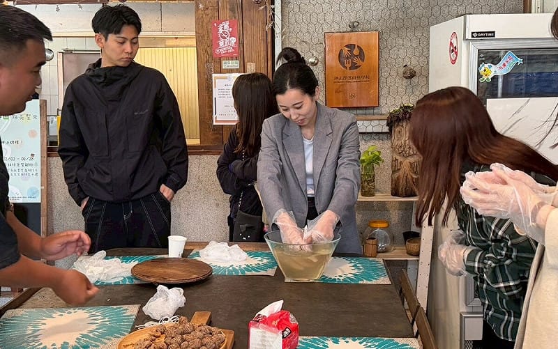 踩線團體驗生態手作行程。   圖：屏東縣政府/提供