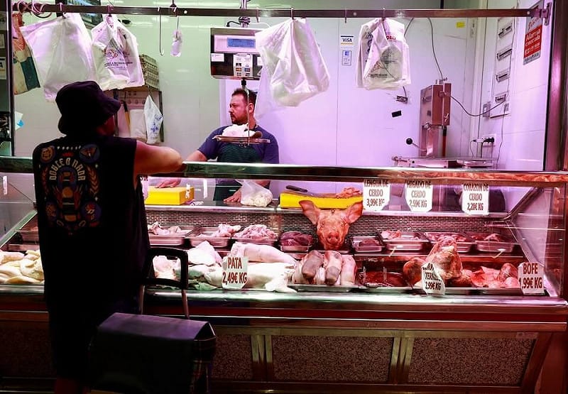 圖為西班牙馬德里一處豬肉攤。   圖 : 達志影像/路透社