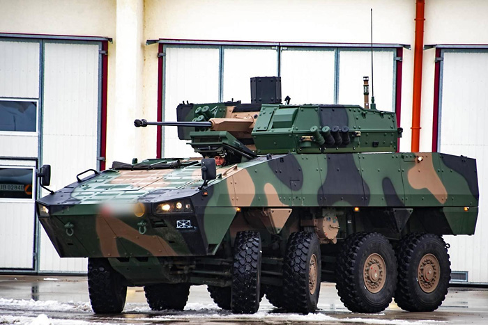 波蘭目前擁有逾 900 輛本地生產、搭載 ZSSW-30 砲塔的 「KTO狼獾」步兵戰車,部分分析認為斯特瑞克可滿足地面部隊需求,降低對新訂單依賴。 圖:翻攝自X帳號@DziennikZbrojny 波蘭目前擁有逾 900 輛本地生產、搭載 ZSSW-30 砲塔的 「KTO狼獾」步兵戰車,部分分析認為斯特瑞克可滿足地面部隊需求,降低對新訂單依賴。 圖:翻攝自X帳號@DziennikZbrojny