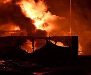 美烏的會談才結束，俄羅斯便襲擊烏克蘭克列緬丘格市基礎設施，造成嚴重毀損。   圖：翻攝自 X