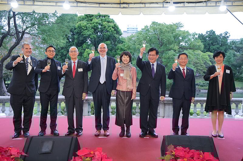 林佳龍、谷立言參加台灣美國事務委員會舉辦的「花園酒會」 圖:翻攝自林佳龍臉書 林佳龍、谷立言參加台灣美國事務委員會舉辦的「花園酒會」 圖:翻攝自林佳龍臉書