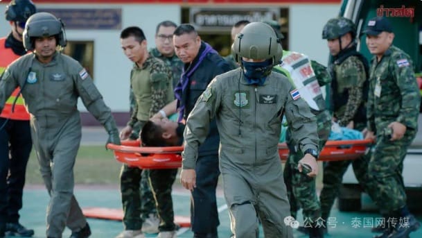 泰國方面聲稱，柬埔寨的相關襲擊行動導致 1 名士兵死亡、 4 名士兵受傷，強調已派遣 F-16 戰機、無人機等武器對柬埔寨境內軍事目標發起打擊。   圖：翻攝自 騰訊網 直新聞