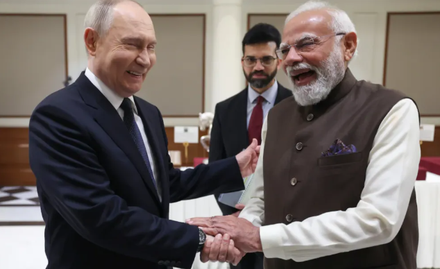 6 日，俄羅斯總統普丁結束對印度的正式訪問，但會後公布的聯合聲明顯示，這場第 23 屆印俄峰會在軍火合作上幾乎沒有進展。   圖:翻攝自邊解感