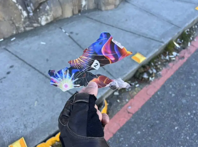 現場停車場仍可見煙火施放後的紙碎片。   圖：太魯閣國家公園管理處/提供