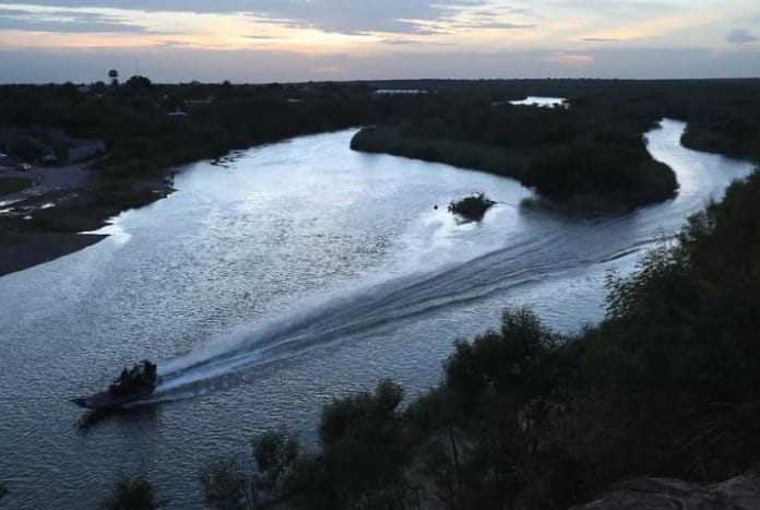 美墨邊界的格蘭德河。   圖 : 翻攝自抖音百科