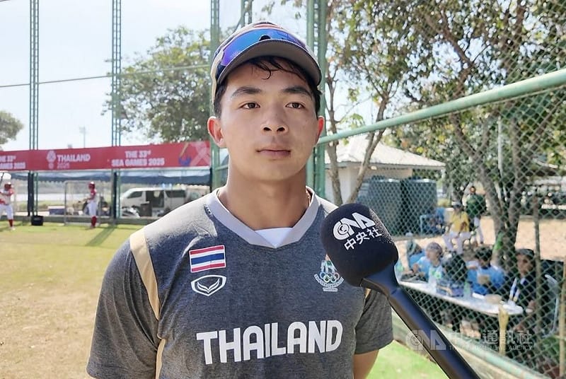 台泰混血球員陳傑仁（Jake Chaisongkram）表示，到台灣交流並與高水準的對手比賽是很棒的經驗，也能為東運會做充分準備。他說：「（東運會）將和很多國家比賽，因此能先在台灣體驗（國際賽）真的很有幫助。」中央社記者李宗憲巴吞他尼府攝　114年12月9日   