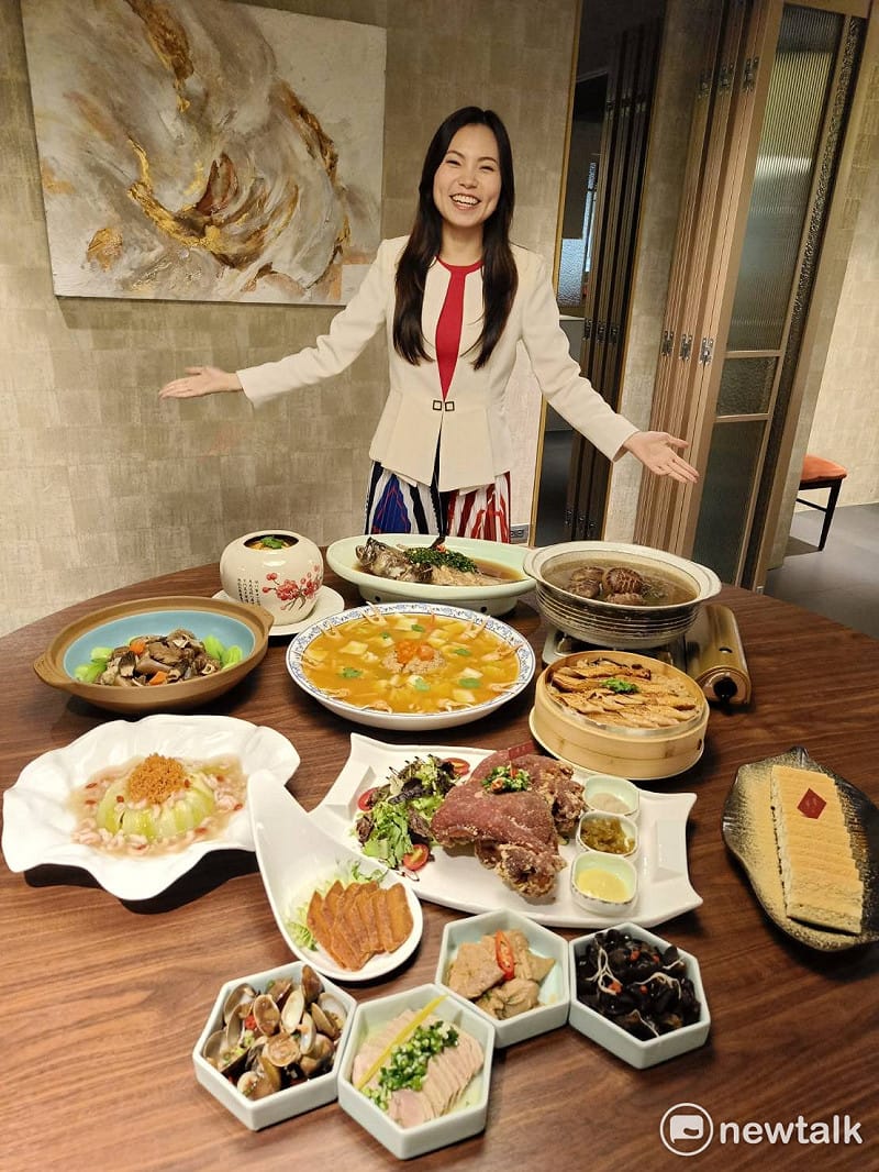 膳馨集團今年年菜以「節慶桌菜新詮釋」為主題，從經典菜色到創意轉譯兼具傳統精神與現代風貌。   圖：唐復年/攝