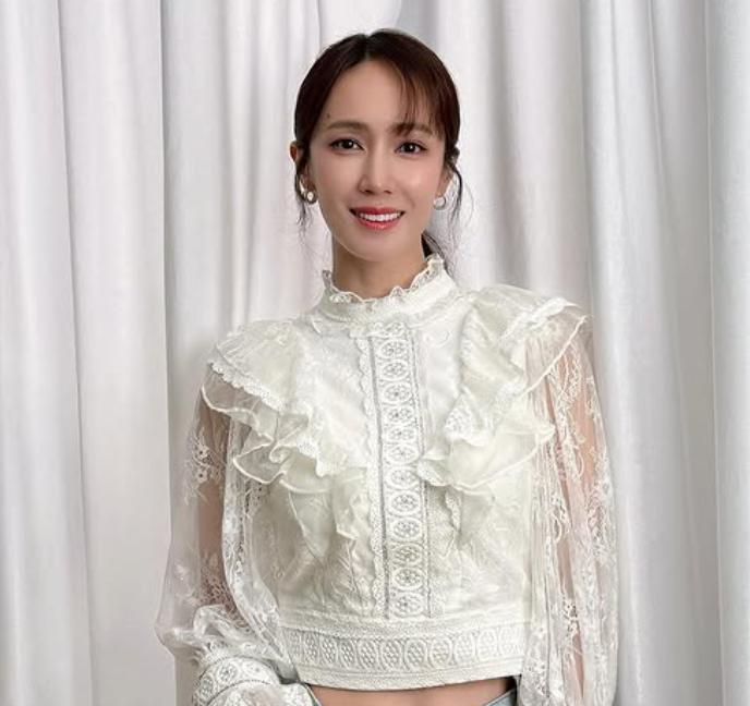 小薰近期遭爆料，在台北某牙科診所進行牙齒矯正，事後卻拖欠高達14萬的診療費。   圖：翻攝自小薰IG