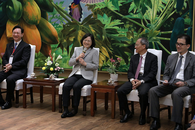總統蔡英文今（16）天接見「泰國僑商國家建設與投資參訪團」。   圖：總統府/提供