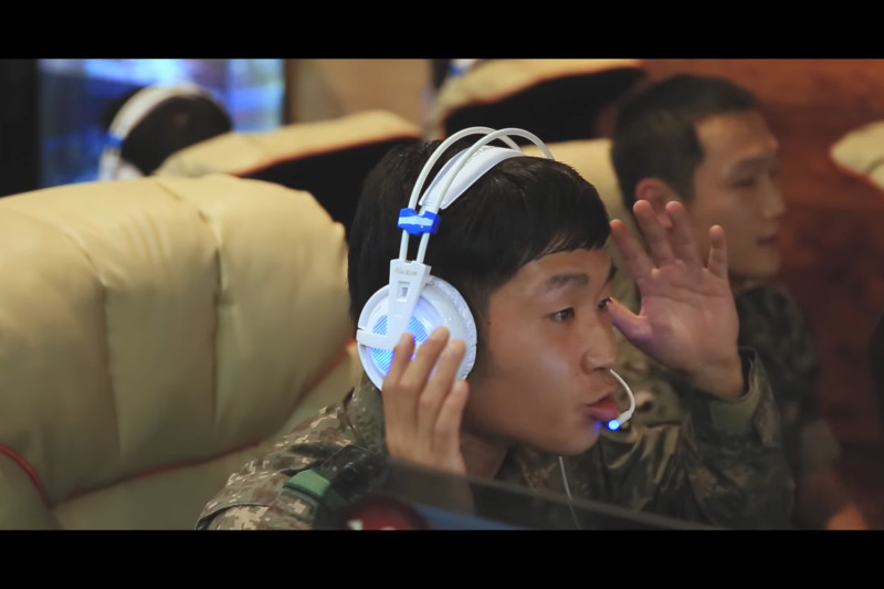 南韓軍方為了喜愛遊戲與電競的年輕士兵們，舉辦本次比賽。   圖 : 暴雪娛樂提供