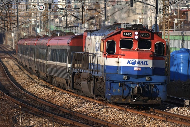 韓國鐵路工會10日宣布，將自11日上午9時起發動「無限期罷工」，全國鐵路運作恐全面癱瘓。   圖：翻攝「X」@waxaxa139