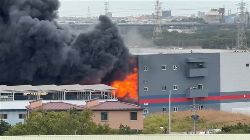 全聯台中生鮮倉儲大火，今日偵結起訴，全聯公司發聲明。   圖：翻攝畫面