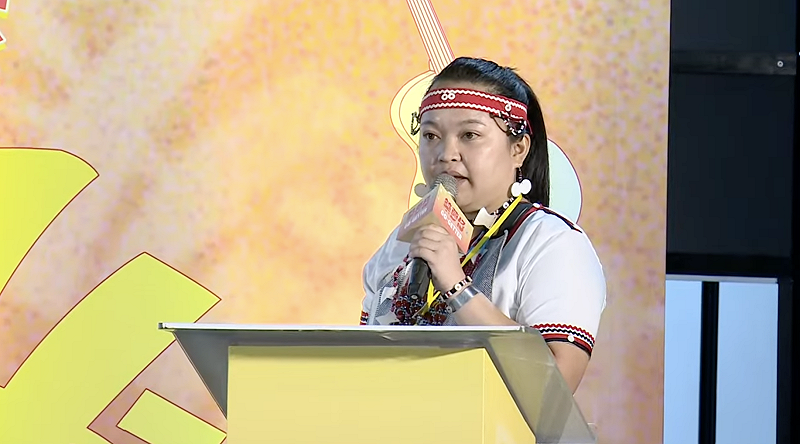 來自蘭嶼朗島村的鍾美雯(si Mamalit),前往加拿大湯普森河大學進行為期兩個月的交流。 圖:翻攝自共訊 來自蘭嶼朗島村的鍾美雯(si Mamalit),前往加拿大湯普森河大學進行為期兩個月的交流。 圖:翻攝自共訊