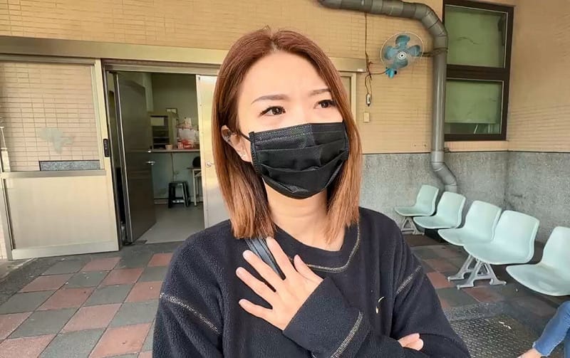 32歲陳姓男子日前疑毒駕，行經基隆市南榮路時高速衝撞多輛汽機車，外出倒垃圾的73歲陳姓男子將旁人推開後卻被卡在車底，11日傷重不治，死者陳男女兒（圖）悲慟要求嚴懲肇事者。（讀者提供）中央社記者王朝鈺傳真　114年12月11日   