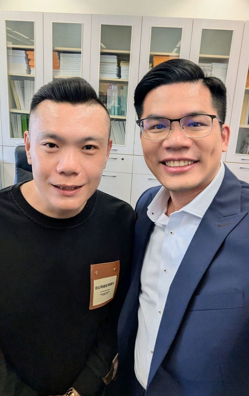 吳皇昇向江和樹請益，強調是「大樹帶小草」。圖：吳皇昇/提供