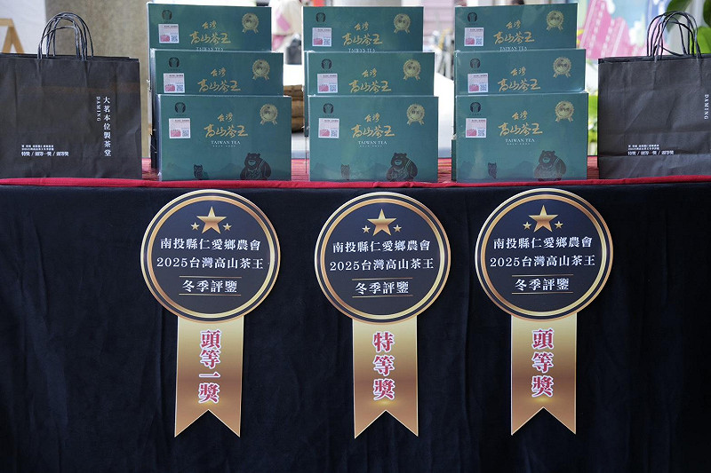「大茗本位製茶堂」的比賽茶表現亮眼，一舉拿下「特等獎、頭等獎與頭等一獎」三項殊榮。&nbsp;&nbsp;&nbsp;圖：南投縣政府/提供