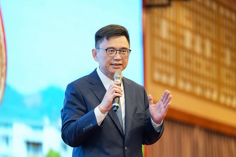 賴瑞隆表示將透過謙卑請益，凝聚高雄下一階段發展的共識與方向。   圖：賴瑞隆辦公室/提供