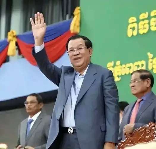 泰國總理公開表示,將持續對柬埔寨前首相洪森家族 (圖) 所主導的勢力「強硬應對到底」,並明確拒絕某「大國」提出的調解建議。 圖:翻攝自X帳號@whiteTony99 泰國總理公開表示,將持續對柬埔寨前首相洪森家族 (圖) 所主導的勢力「強硬應對到底」,並明確拒絕某「大國」提出的調解建議。 圖:翻攝自X帳號@whiteTony99