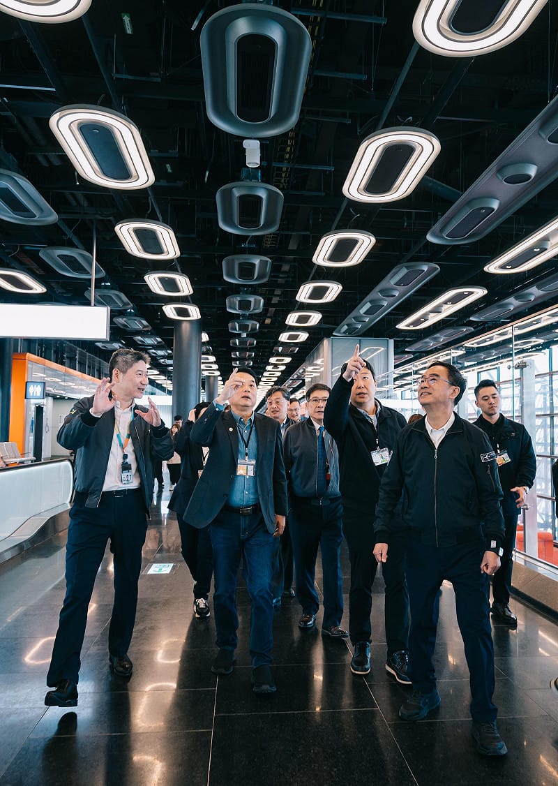 交通部長陳世凱指出，登機廊廳為第三航廈建設的重要階段性成果，試營運期間累積的經驗是後續優化的重要參考，也讓桃機公司為年底前的正式營運啟用，做好萬全的準備。&nbsp;&nbsp;&nbsp;圖：交通部／提供