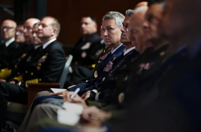 美軍參謀長聯席會議主席丹·凱恩。(中)&nbsp;&nbsp;&nbsp;圖 : 翻攝自環球網