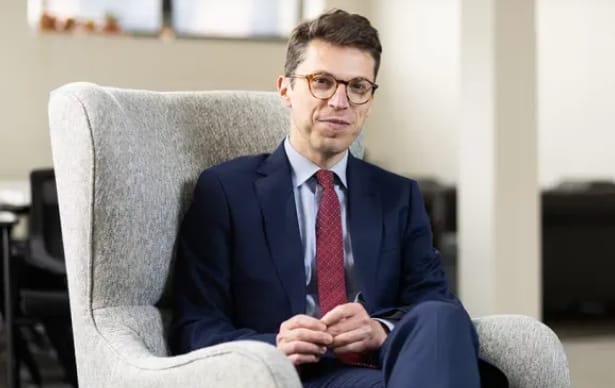 麻省理工(MIT)教授·盧雷羅在家中遭槍擊身亡。&nbsp;&nbsp;&nbsp;圖 : 翻攝自瀟湘晨報