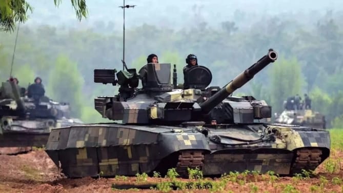 柬軍59式主力坦克。&nbsp;&nbsp;&nbsp;圖 : 翻攝自徐量