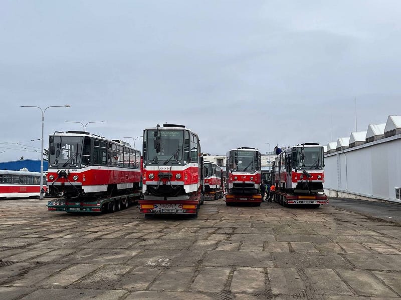 包括捷克在內的國家已向哈爾科夫捐贈 11 輛電車與無軌電車。 圖:翻攝自X/@BohuslavskaKate 包括捷克在內的國家已向哈爾科夫捐贈 11 輛電車與無軌電車。 圖:翻攝自X/@BohuslavskaKate