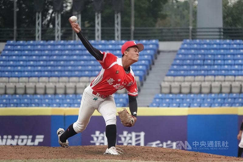 2025新北富邦國際城市U18棒球邀請賽地主新北藍隊19日與高雄市隊交手，高雄市隊先發投手陳昱勛（圖）投6.1局失1分責失分、無關勝敗；高雄市隊終場以1比2吞敗。中央社記者謝靜雯攝　114年12月19日&nbsp;&nbsp;&nbsp;