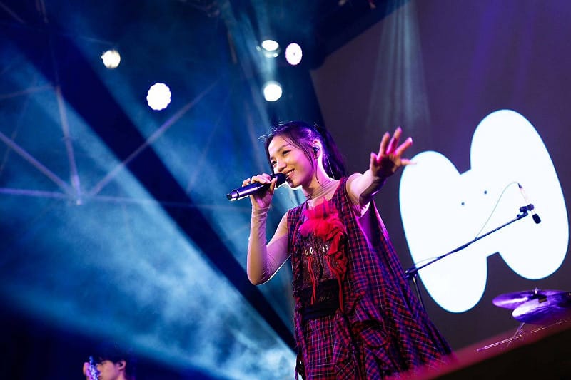 剛完成北流大型演唱會的「金曲金馬雙料得主」洪佩瑜，回到高雄演出備感親切。&nbsp;&nbsp;&nbsp;圖：高雄市經發局/提供