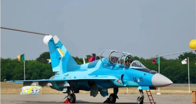  柬埔寨從中國買的FTC2000G戰機不具備超視距功能。 圖 : 翻攝自利刃 