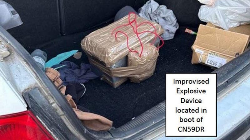 警方指出，嫌犯曾將一枚簡易爆炸裝置放置於犯案車輛的後車廂內。 圖：翻攝自 X @ausvstheagenda