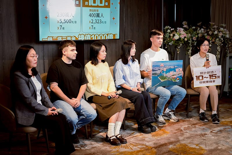 林岱樺(右一)舉行政策記者會，邀請多位國際學生共同參與，透過跨文化對話，呈現高雄如何從港口城市走向世界舞台。&nbsp;&nbsp;&nbsp;圖：林岱樺辦公室/提供