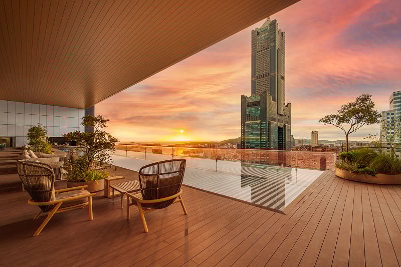 承億酒店擁有全台唯一高空懸挑透明無邊際泳池。&nbsp;&nbsp;&nbsp;圖：承億集團/提供