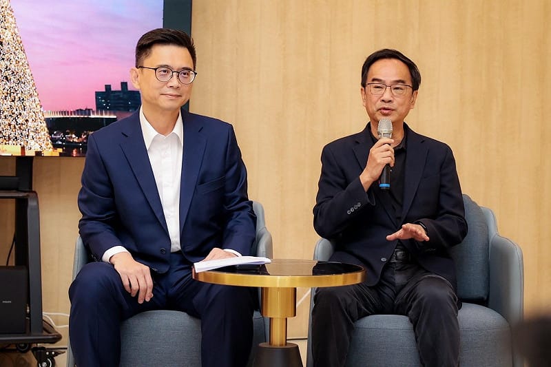 賴瑞隆(左二)參加《聖誕送暖-擘劃高雄觀光未來》沙龍，與立委李昆澤闡述觀光願景。&nbsp;&nbsp;&nbsp;圖：賴瑞隆辦公室/提供