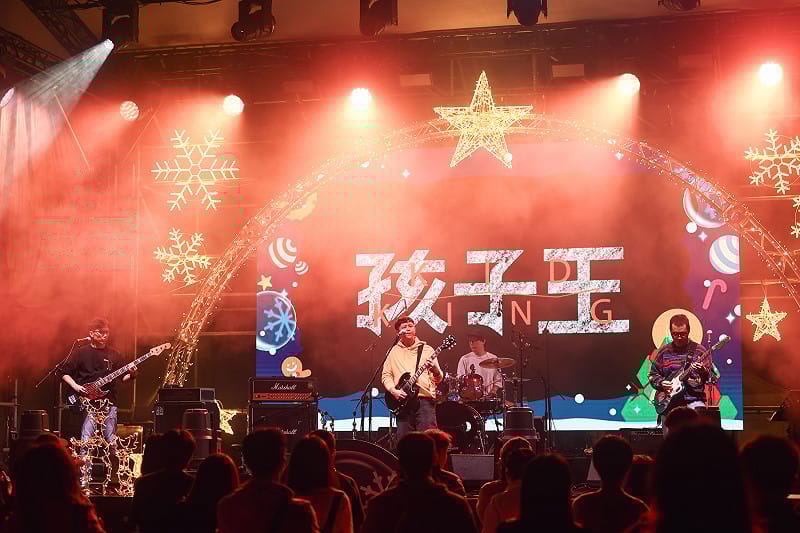 「孩子王 Kid King」化身高雄觀光大使，邀請粉絲用音樂搭輕軌欣賞高雄之美。&nbsp;&nbsp;&nbsp;圖：高流中心/提供