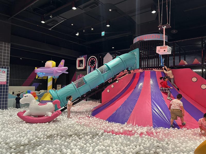 全新「AI動感星球」引進全台最豐富的兒童娛樂設備，打造兼具趣味、挑戰與安全性的遊戲體驗。&nbsp;&nbsp;&nbsp;圖：追風企業營運本部/提供
