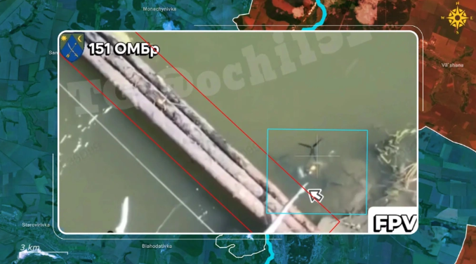 自 10 月起,烏軍持續打擊俄軍補給線,包括使用無人機空襲及遠程砲兵精準打擊浮橋、渡河點與彈藥庫,使俄軍地面補給陷入癱瘓。 圖:翻攝自墨甲戰刃 自 10 月起,烏軍持續打擊俄軍補給線,包括使用無人機空襲及遠程砲兵精準打擊浮橋、渡河點與彈藥庫,使俄軍地面補給陷入癱瘓。 圖:翻攝自墨甲戰刃