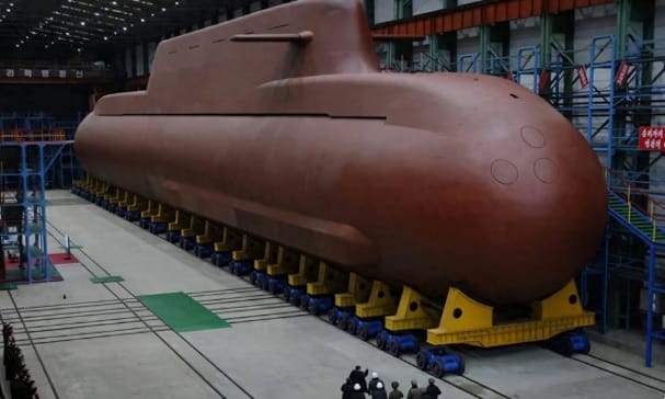  有專家分析認為，北韓可能透過與俄羅斯的深度合作，獲得核潛艦的相關技術。 圖：翻攝自 騰訊網 矚望雲霄 