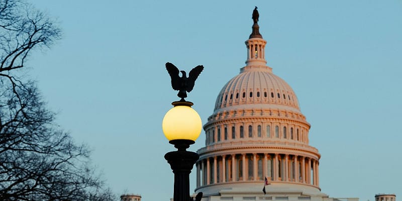 在聯邦層級方面，隨著今年通過的《大而美法案》（One Big Beautiful Bill）對稅制進行多項調整，分析預估，美國民眾將於 2026 年迎來史上最高的退稅金額，進一步加重減稅政策對家庭財務的影響。 圖:翻攝自X帳號@TaxNotes