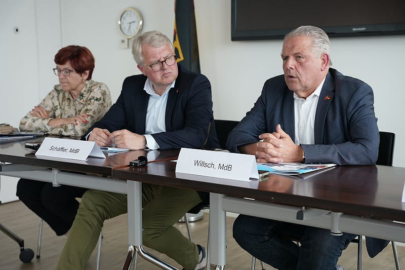 維爾施（右）長期關注東亞問題。圖：翻攝自 X《David Demes 戴達衛》