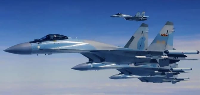 俄製Su-35戰機。&nbsp;&nbsp;&nbsp;圖 : 翻攝自利刃