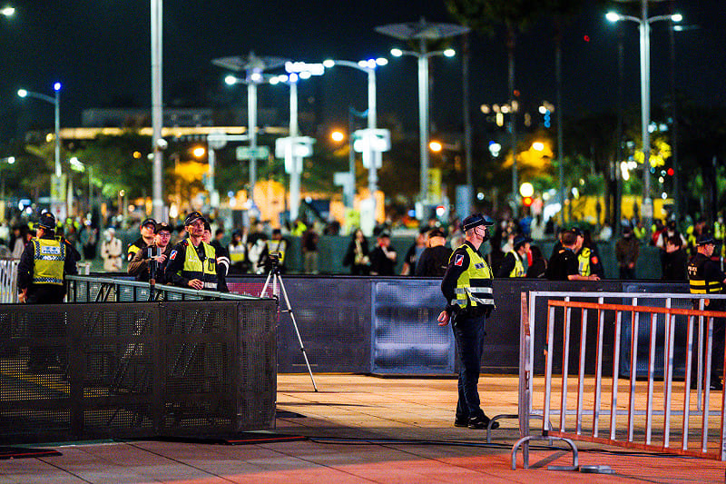 警方在場內外佈滿警力，讓市民安心參與跨年活動。&nbsp;&nbsp;&nbsp;圖：高雄市政府/提供